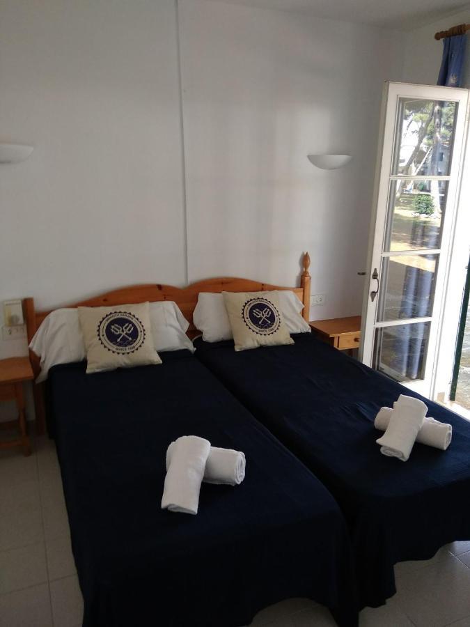 Apartamentos Playa Park Brisas Son Xoriguer Кала-ен-Бош Екстер'єр фото