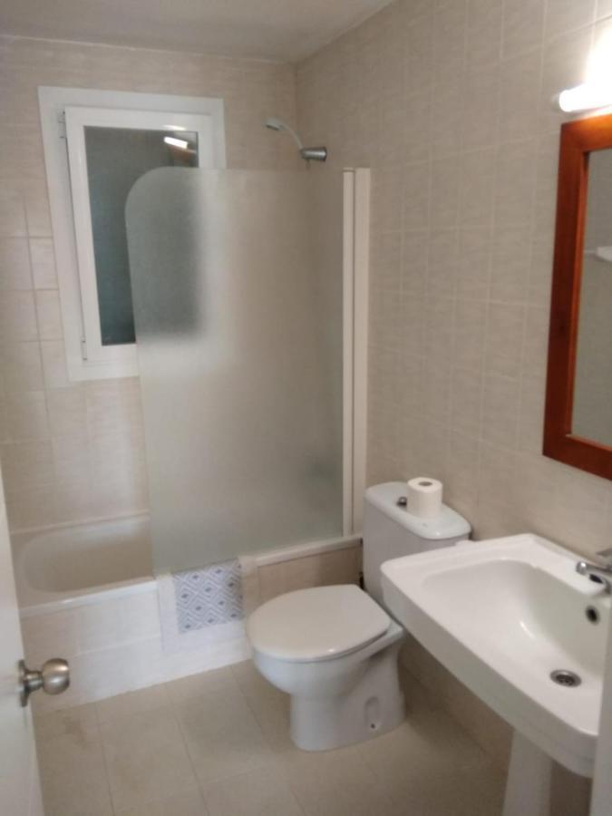 Apartamentos Playa Park Brisas Son Xoriguer Кала-ен-Бош Екстер'єр фото